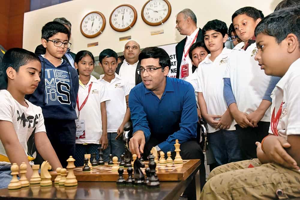 In tournament games are chess players allowed to talk to each other? - Quora